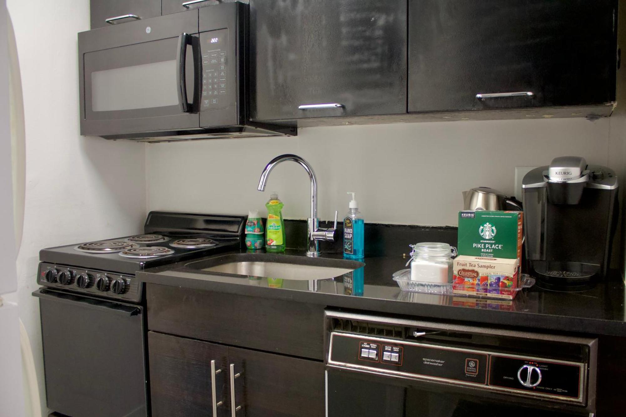 Apartahotel One Block Away From Times Square!